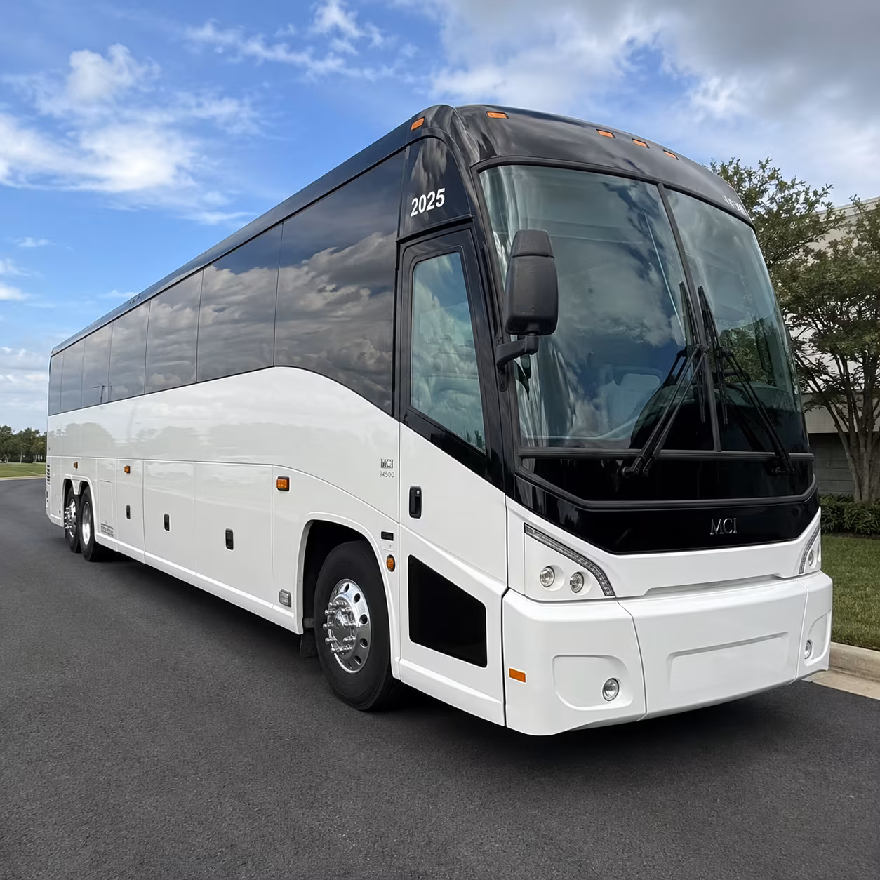 charter buses to angel of the winds arena shows in everett