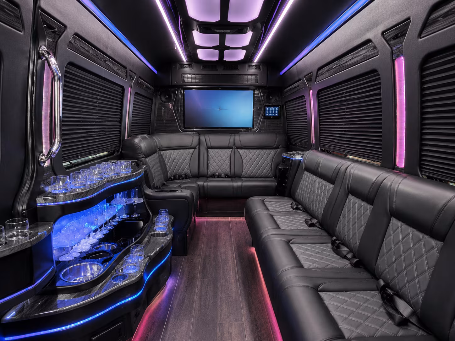 convention and trade show shuttle buses serving everett s business community