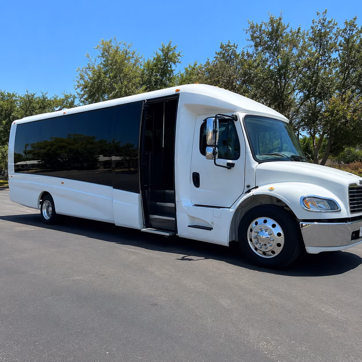 corporate event and conference buses in everett