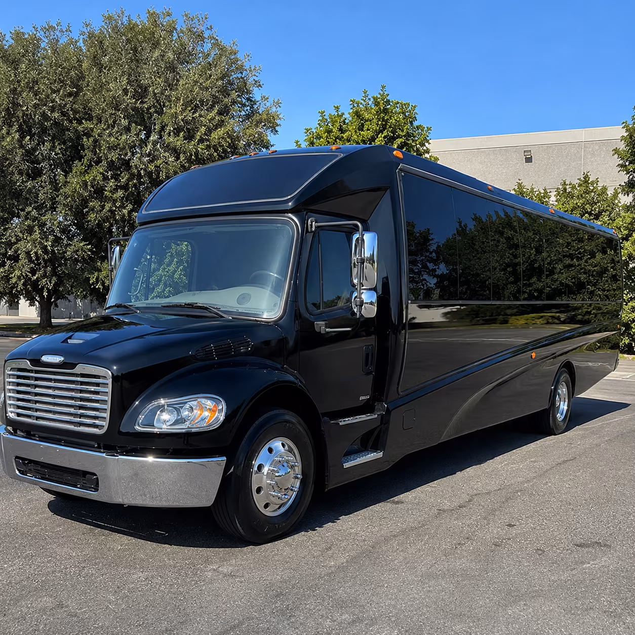 everett 20 passenger minibus