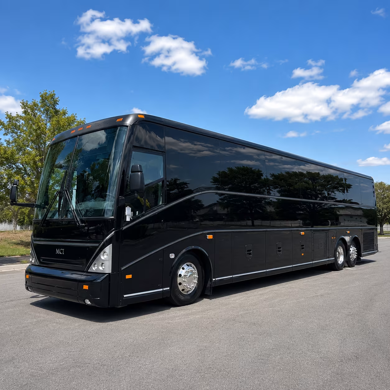 everett 56 passenger charter bus