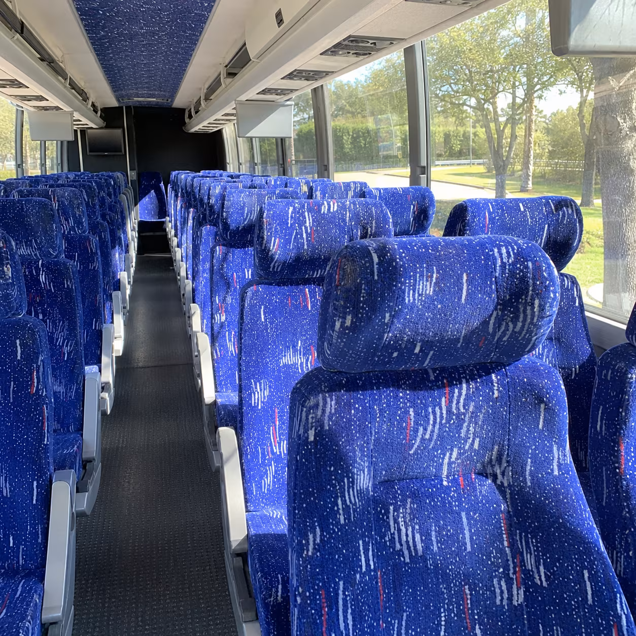 everett charter bus rentals for long distance sports travel