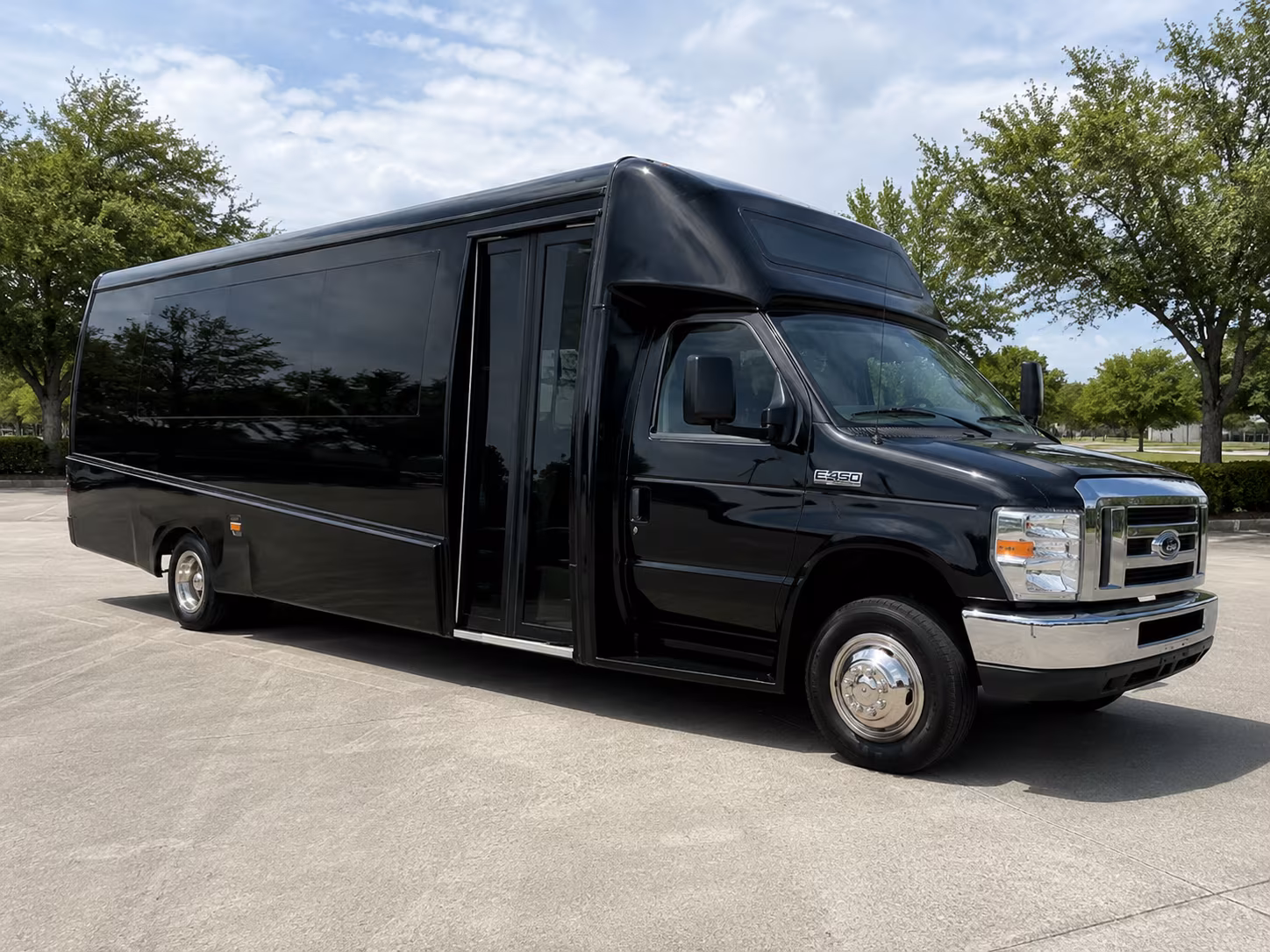 everett sporting event transportation onboard seating
