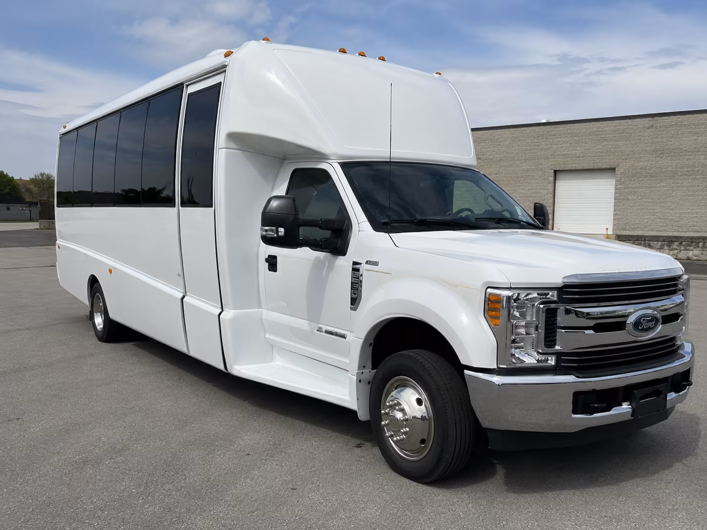 outdoor and nature field trip buses from everett